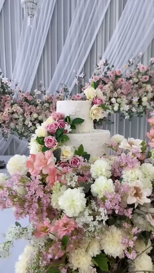 A Pink Wedding, 10.01.2025 — Akri Bakes