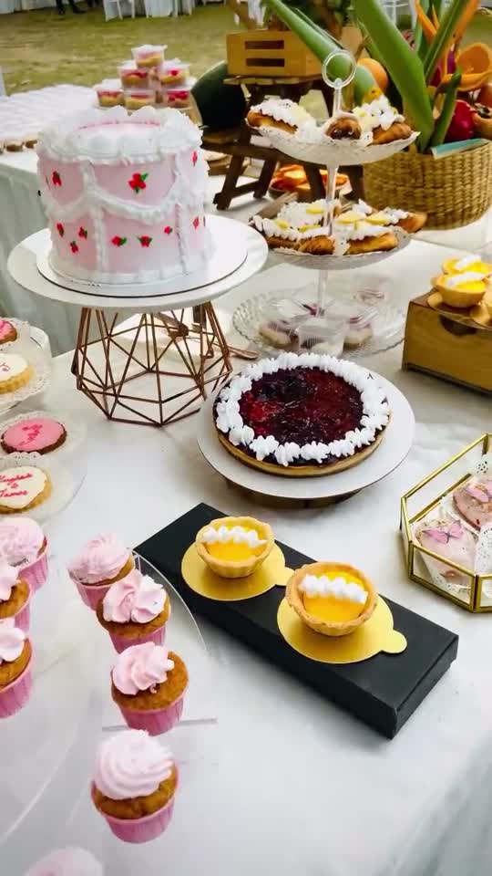A Memorable Outdoor Wedding — Akri Bakes